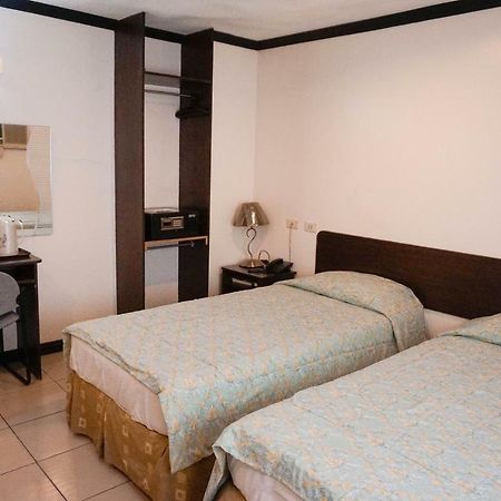 Crowne Garden Hotel Cebu Exterior foto